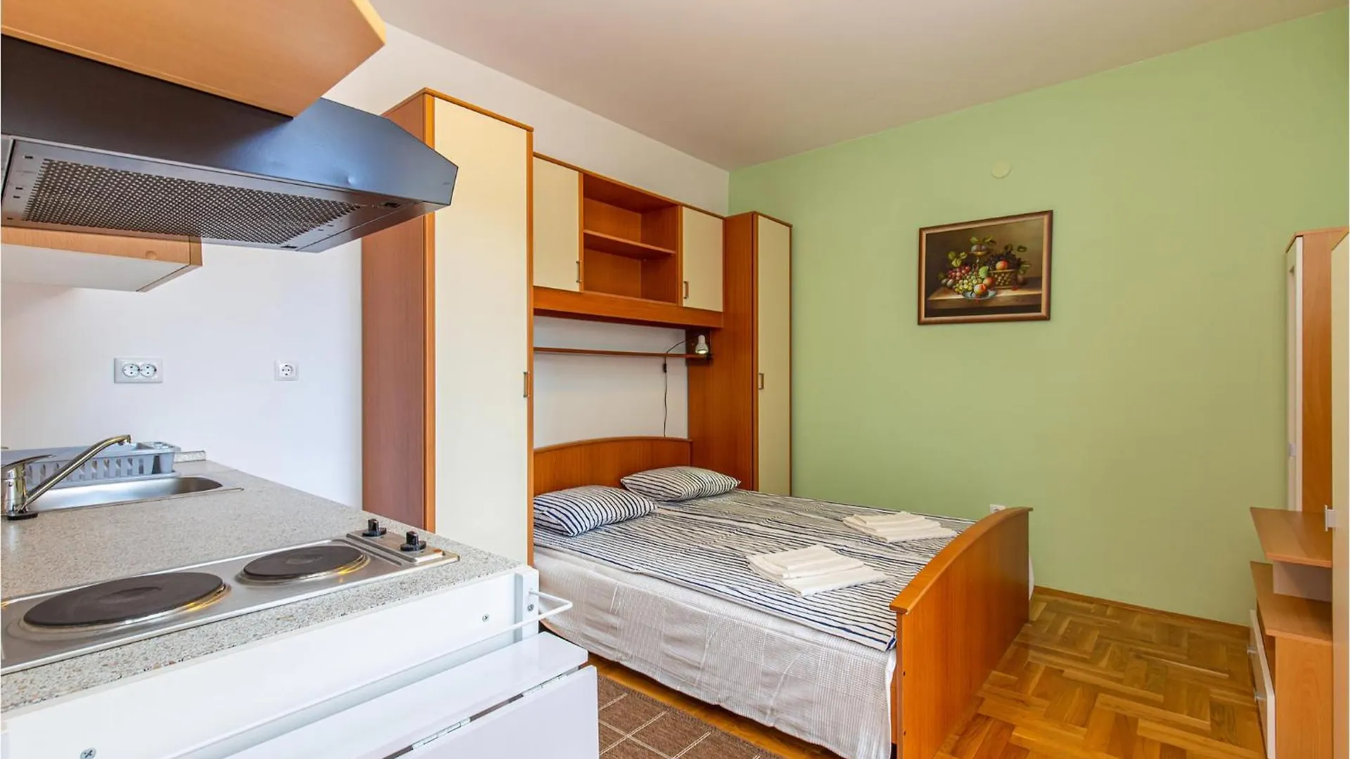 2 Bedroom Awesome Apartment In Novi Vinodolski 0*,  Kroatien