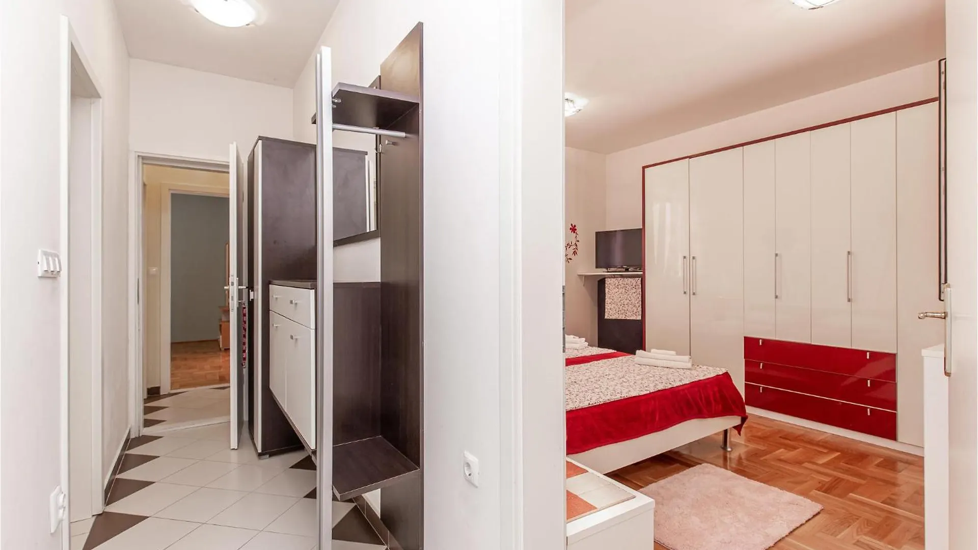 2 Bedroom Awesome Apartment In Novi Vinodolski 0*,